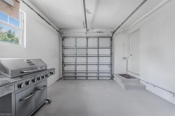 a view of a garage