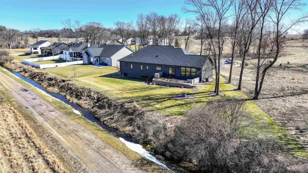 $839,900 | 405 Prairie View, Portage, WI 53901