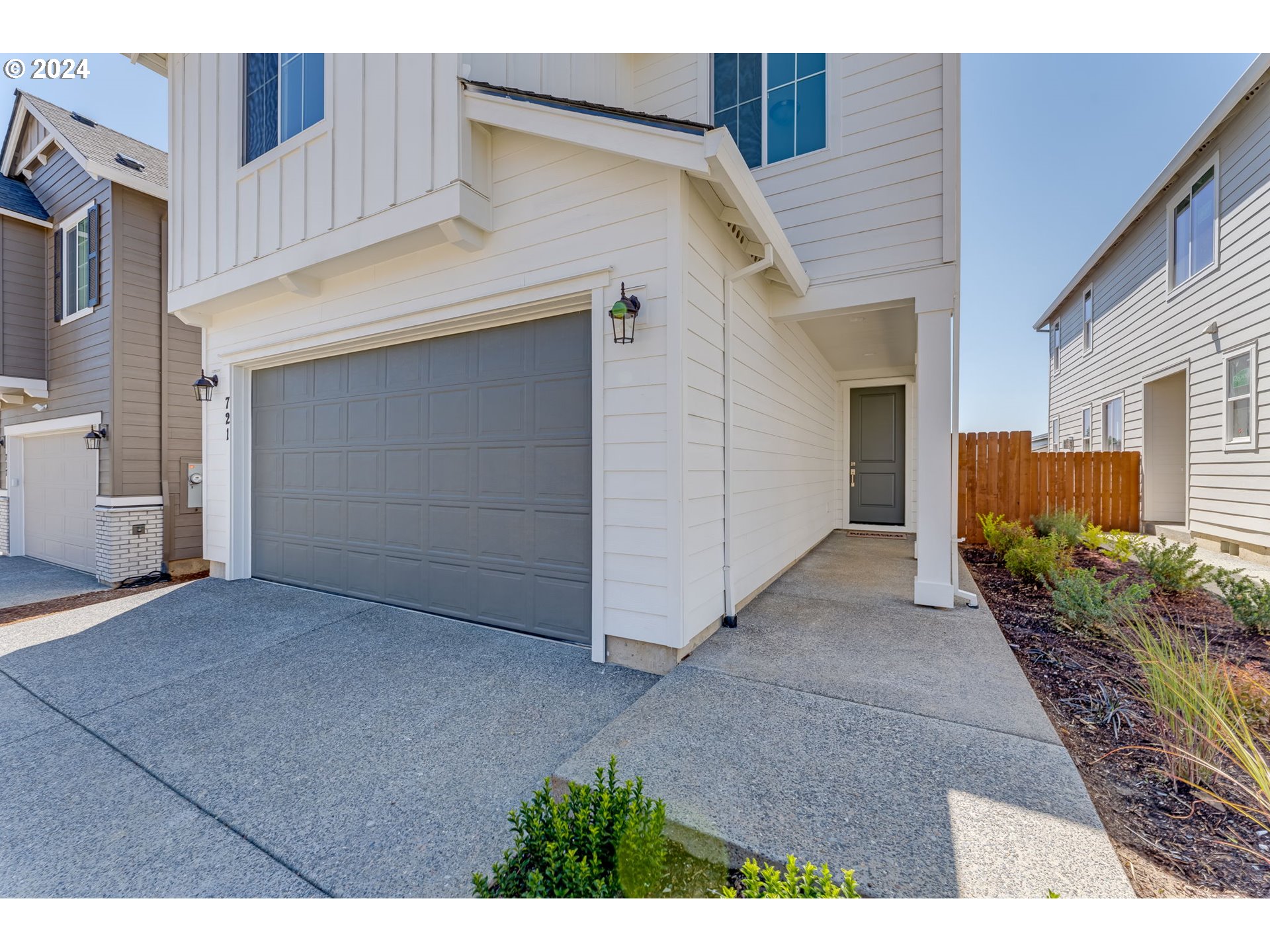 721 Northwest 178th Street Ridgefield, WA 98642 - Photo 2 of 44