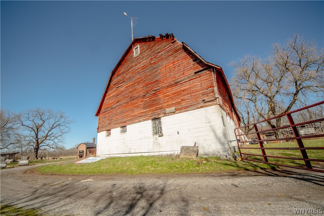 3316 Beebe Road Wilson, NY 14108 - Photo 8 of 28