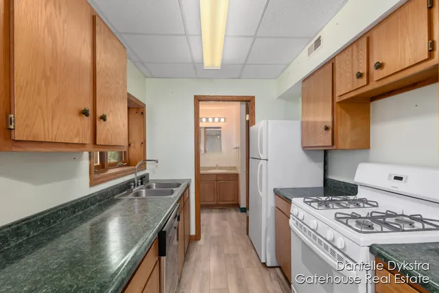 $450,000 | 10675 Mieras Drive Northeast, Sparta, MI 49345