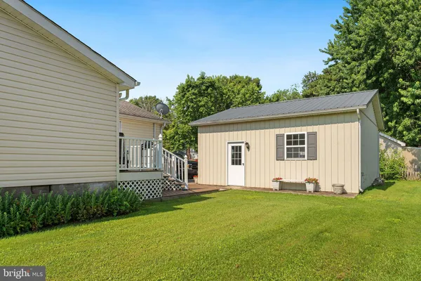 a view of backyard of house