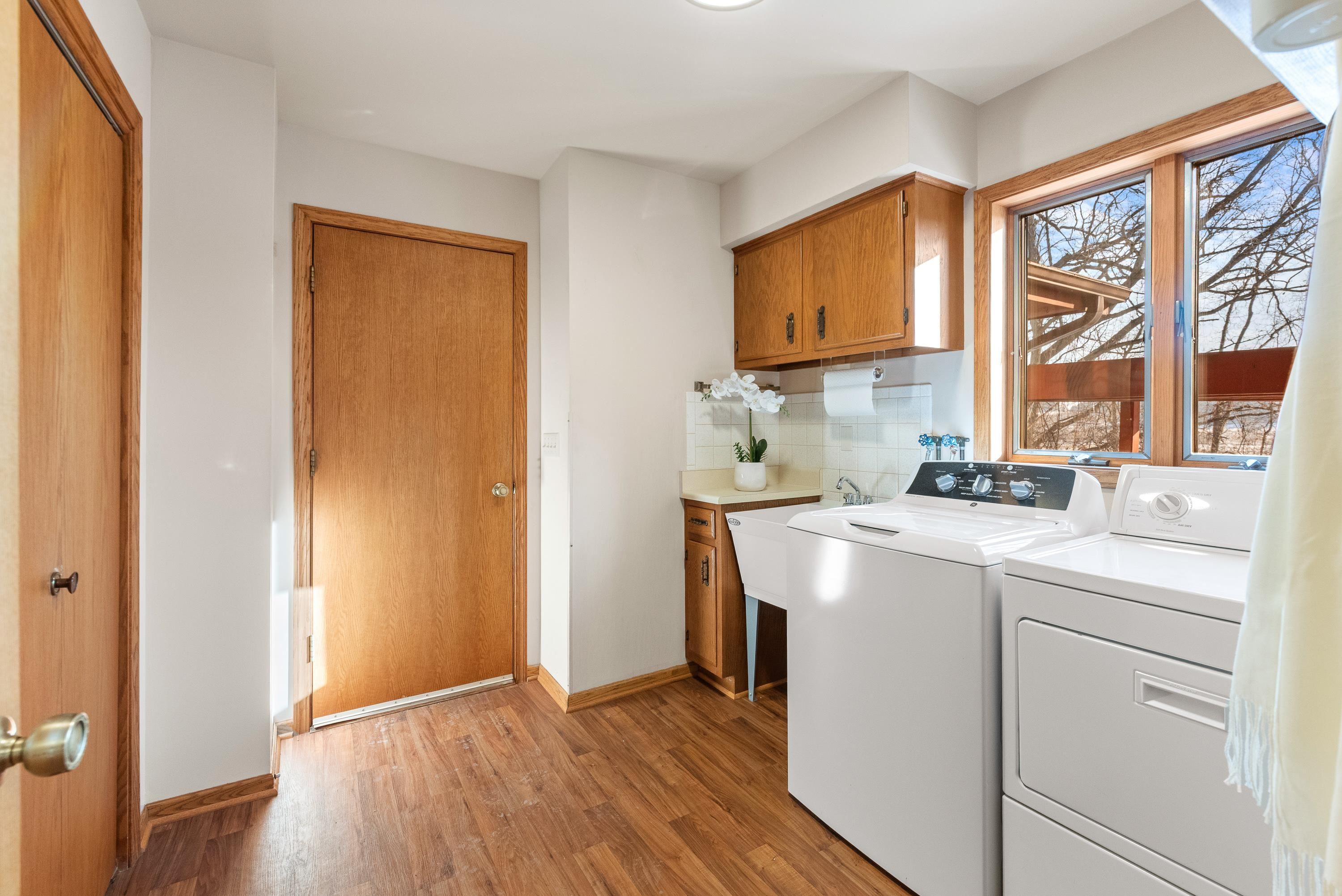 N6614 South Crystal Lake Road Beaver Dam, WI 53916 - Photo 4 of 51