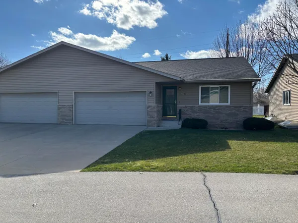 $284,900 | 3138 Linden Drive, La Crosse, WI 54601