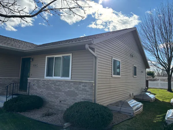 $284,900 | 3138 Linden Drive, La Crosse, WI 54601