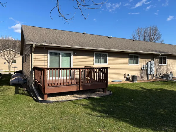 $284,900 | 3138 Linden Drive, La Crosse, WI 54601