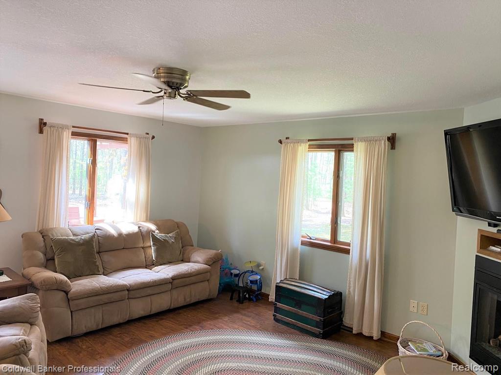 12621 Ithaca Road St. Charles, MI 48655 - Photo 9 of 39