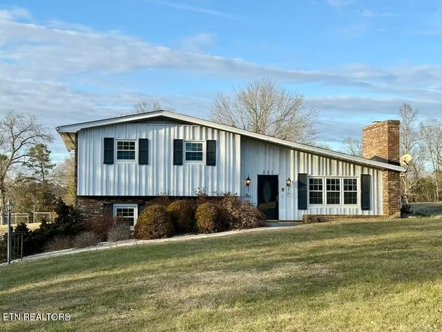 $385,000 | 221 Brakebill Road, Knoxville, TN 37924