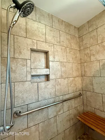 $385,000 | 221 Brakebill Road, Knoxville, TN 37924