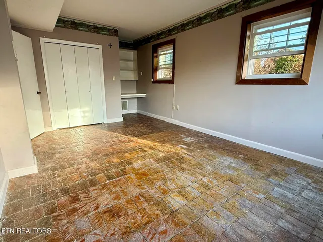 $385,000 | 221 Brakebill Road, Knoxville, TN 37924