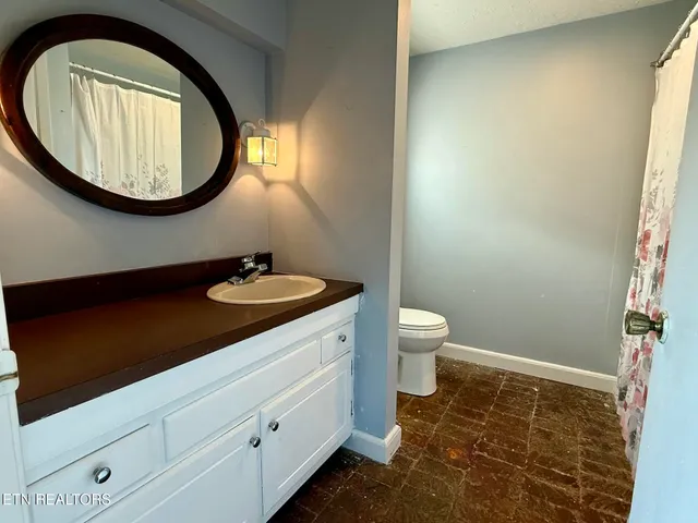 $385,000 | 221 Brakebill Road, Knoxville, TN 37924