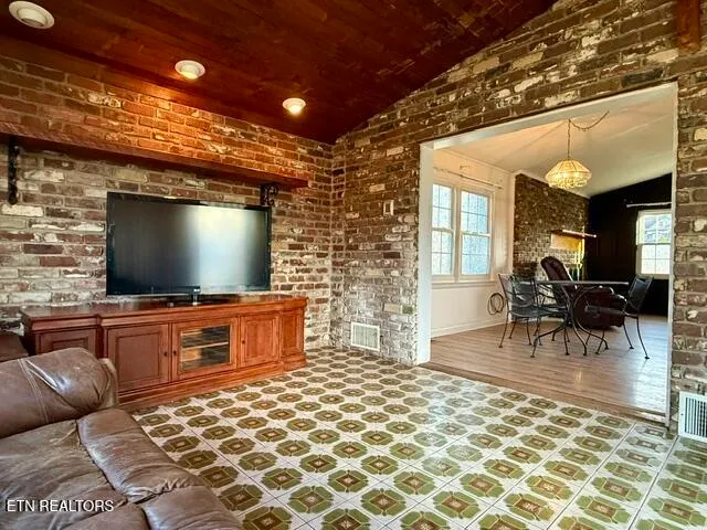 $385,000 | 221 Brakebill Road, Knoxville, TN 37924