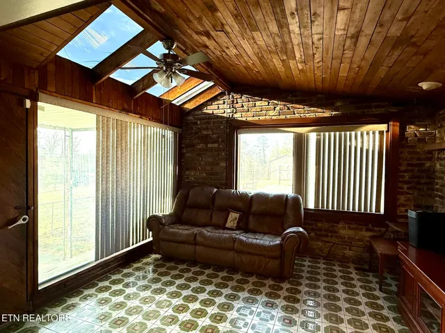 $385,000 | 221 Brakebill Road, Knoxville, TN 37924