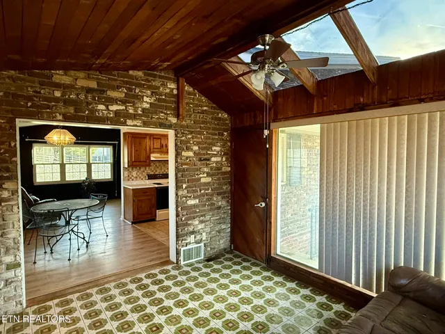 $385,000 | 221 Brakebill Road, Knoxville, TN 37924