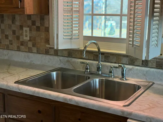 $385,000 | 221 Brakebill Road, Knoxville, TN 37924