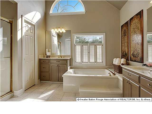 402 Shadow Oak Drive Baton Rouge, LA 70810 - Photo 11 of 18
