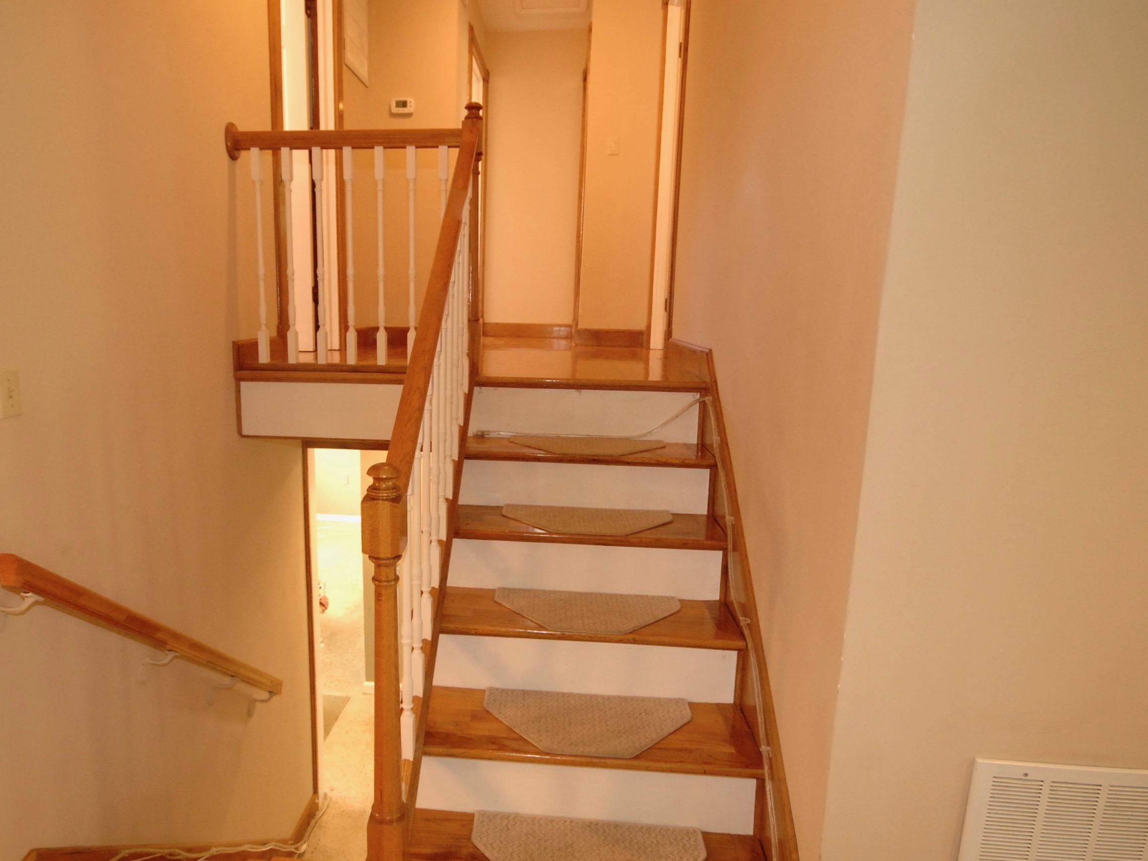 2408 Cunningham Road Knoxville, TN 37918 - Photo 14 of 30 018