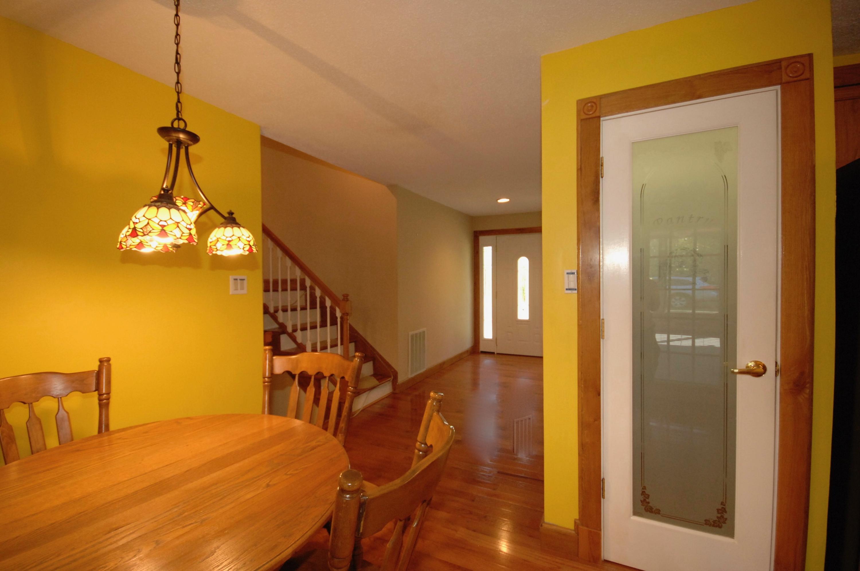 2408 Cunningham Road Knoxville, TN 37918 - Photo 3 of 30 055
