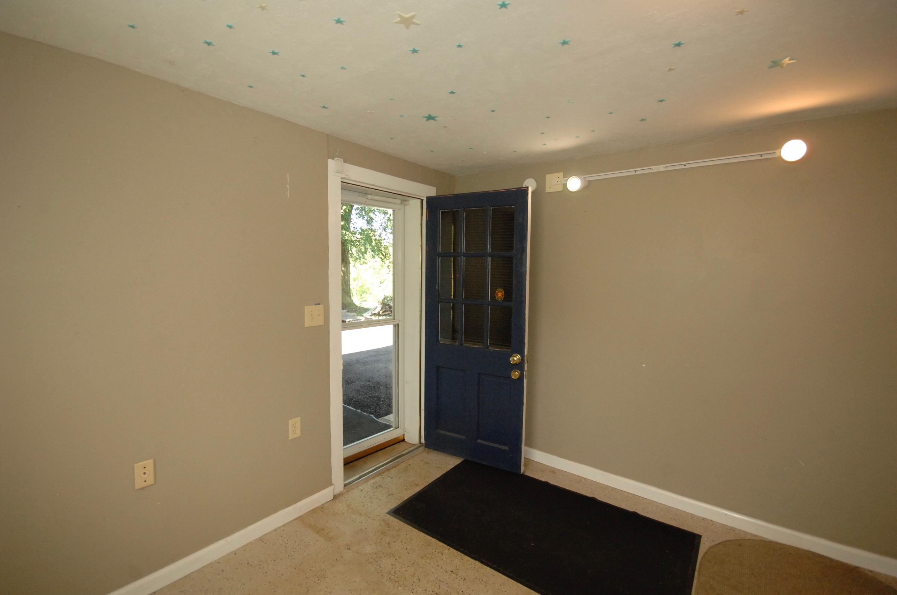 2408 Cunningham Road Knoxville, TN 37918 - Photo 22 of 30 041