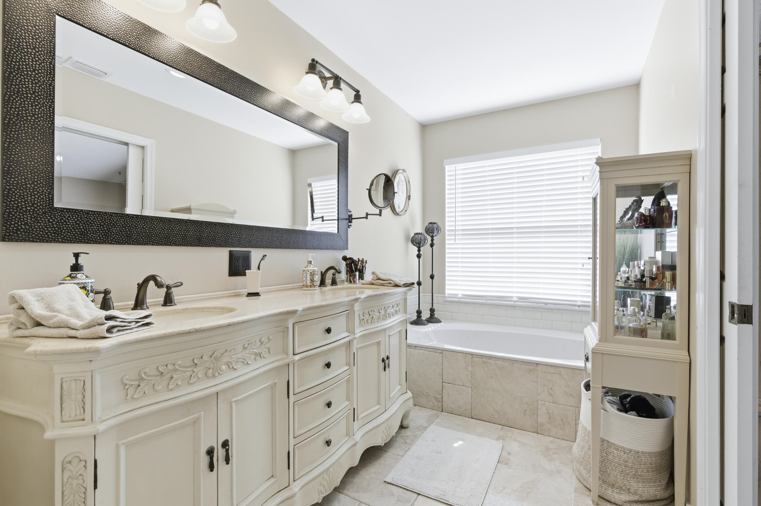 18234 Blue Lake Way Boca Raton, FL 33498 - Photo 12 of 35 18234_Blue_Lake_Way_Boca_Raton_010