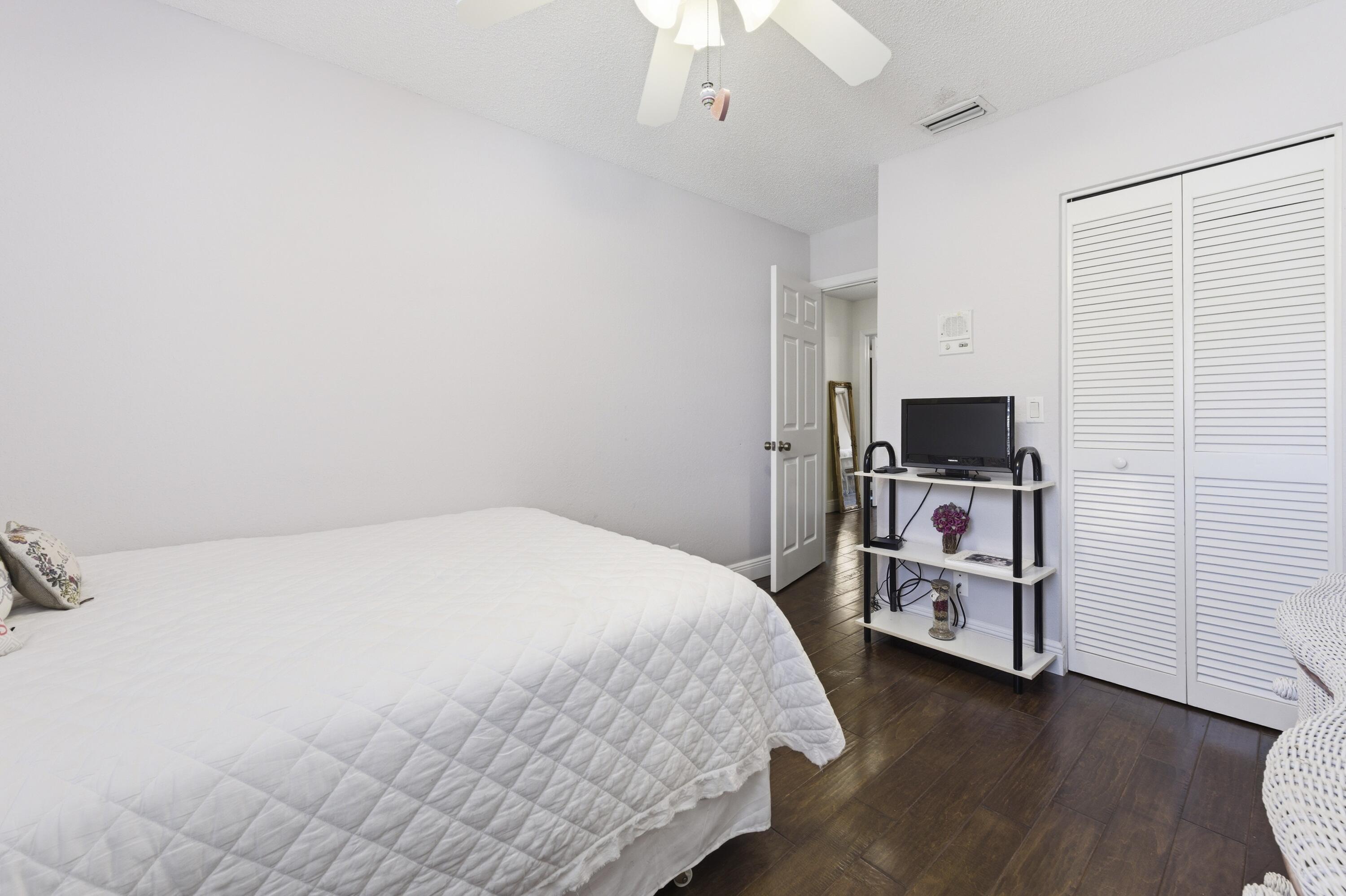 18234 Blue Lake Way Boca Raton, FL 33498 - Photo 18 of 35 18234_Blue_Lake_Way_Boca_Raton_017