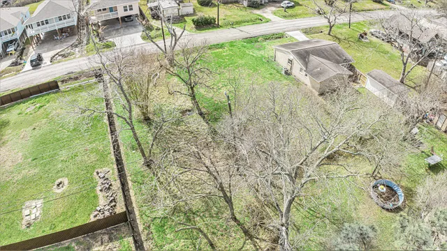 $44,000 | 402 Bay Oaks Drive, La Porte, TX 77571