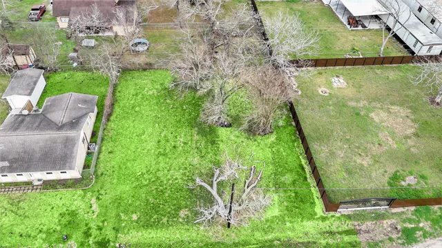 $44,000 | 402 Bay Oaks Drive, La Porte, TX 77571