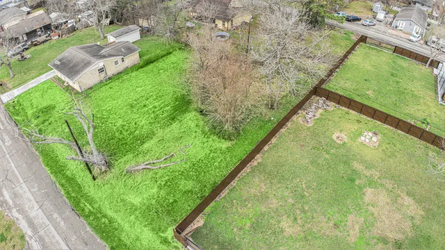 $44,000 | 402 Bay Oaks Drive, La Porte, TX 77571