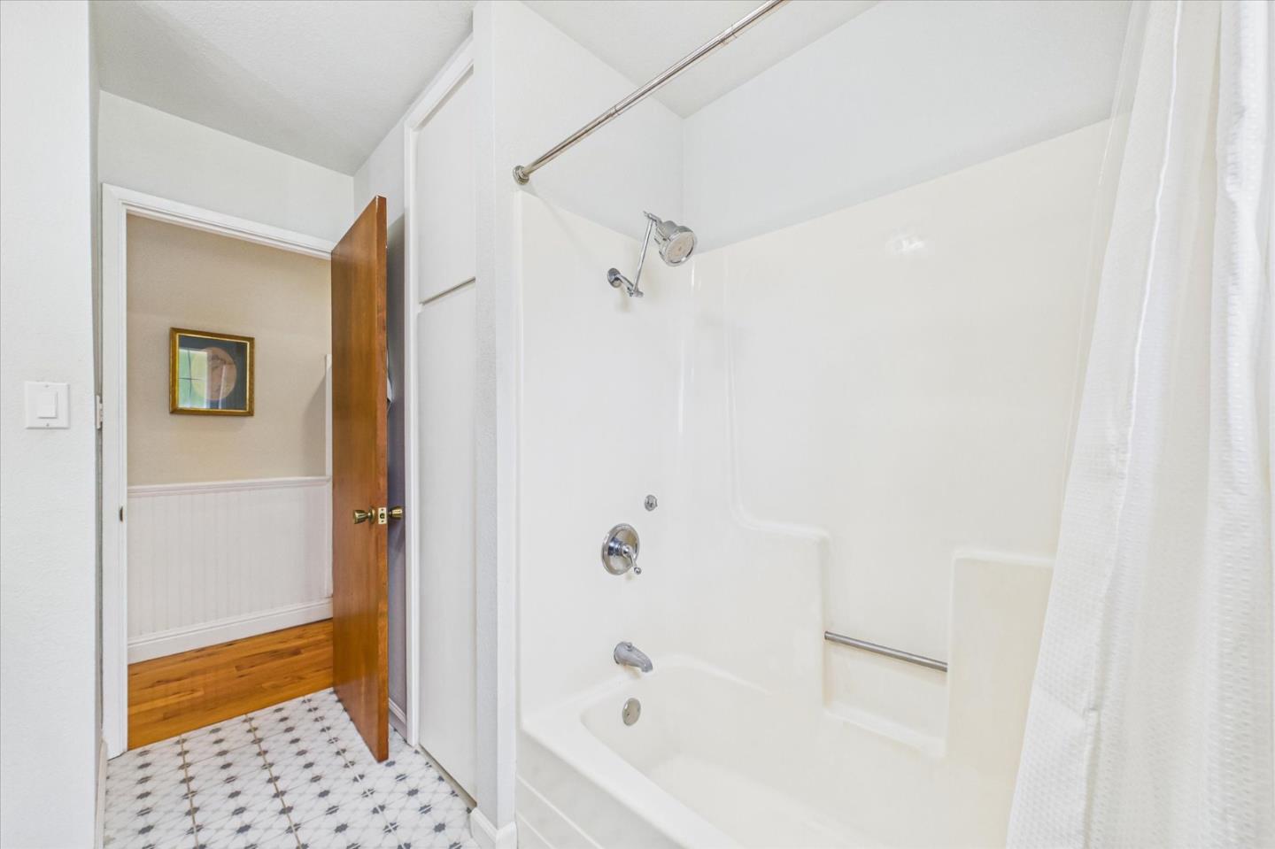 520 Redwood Road Whitethorn, CA 95589 - Photo 23 of 69 a bathroom with a bathtub and a shower