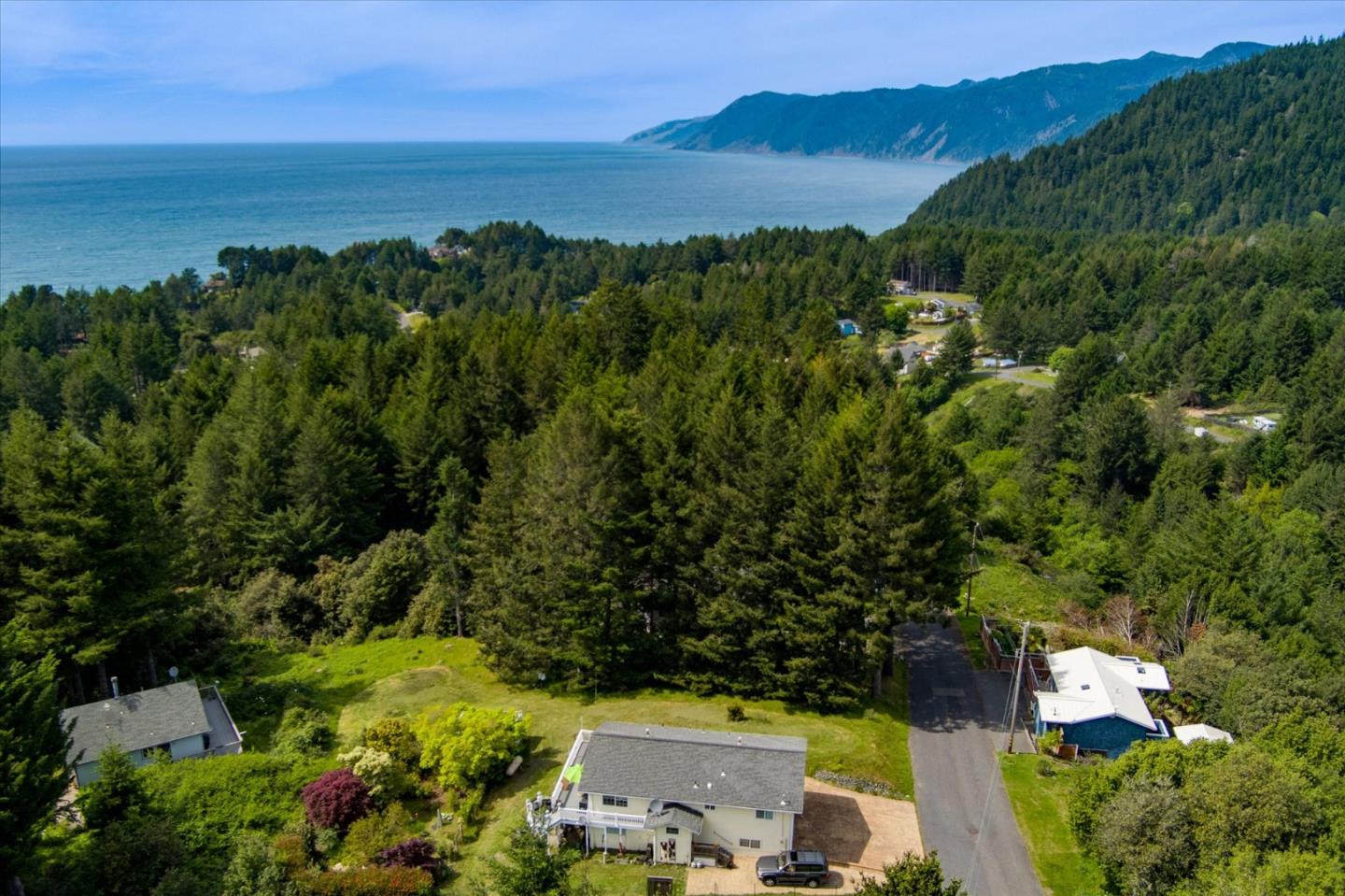 520 Redwood Road Whitethorn, CA 95589 - Photo 60 of 69 an aerial view of multiple house