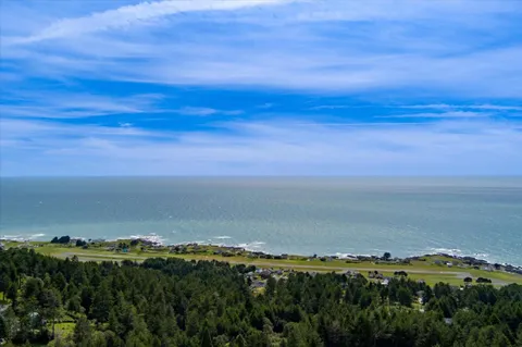 $699,000 | 520 Redwood Road, Whitethorn, CA 95589