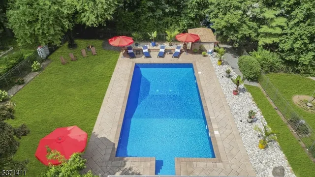 a view of an outdoor space