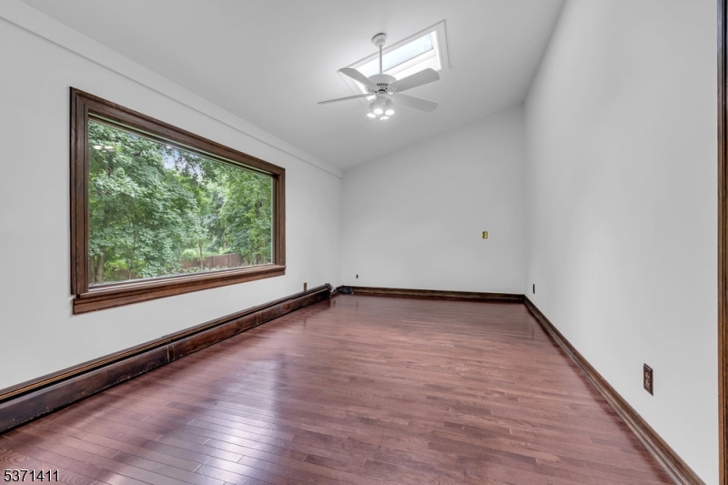 8 Crosby Lane Oakland, NJ 07436 - Photo 25 of 41