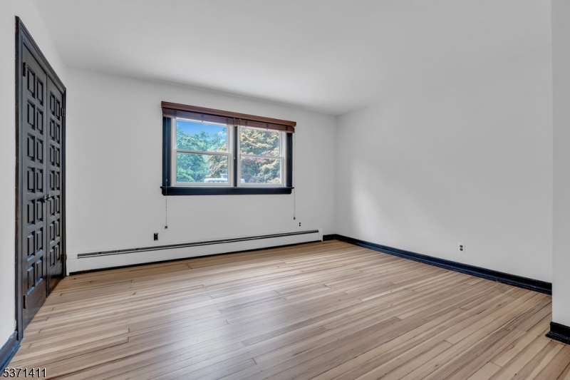 8 Crosby Lane Oakland, NJ 07436 - Photo 26 of 41