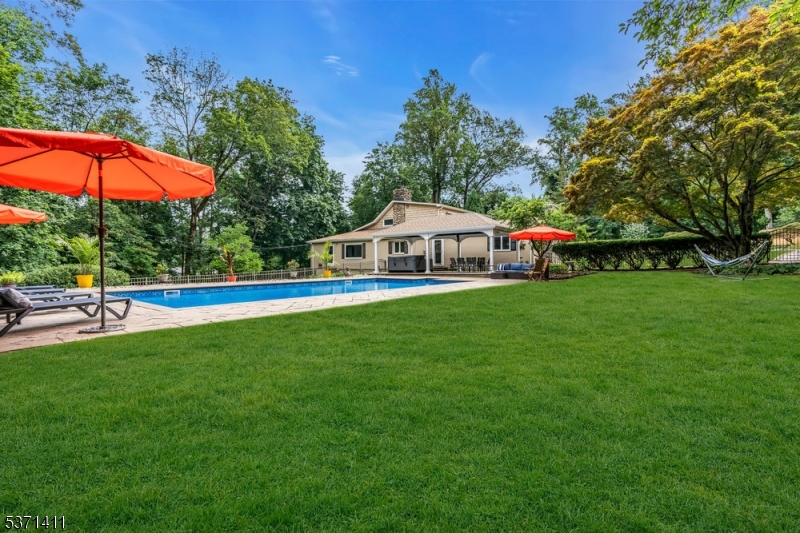 8 Crosby Lane Oakland, NJ 07436 - Photo 37 of 41