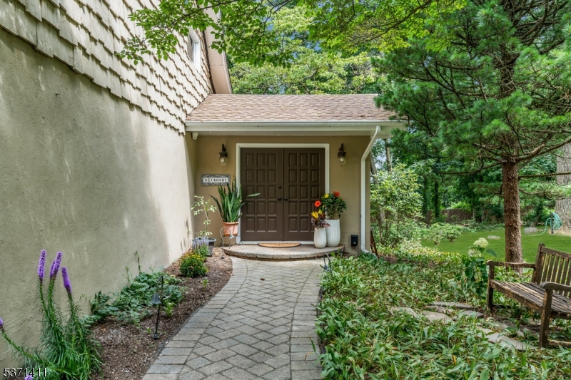 8 Crosby Lane Oakland, NJ 07436 - Photo 4 of 41