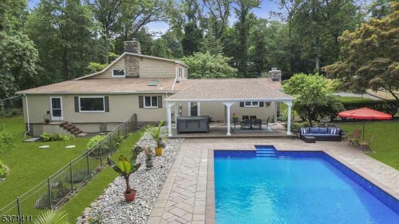 8 Crosby Lane Oakland, NJ 07436 - Photo 5 of 41