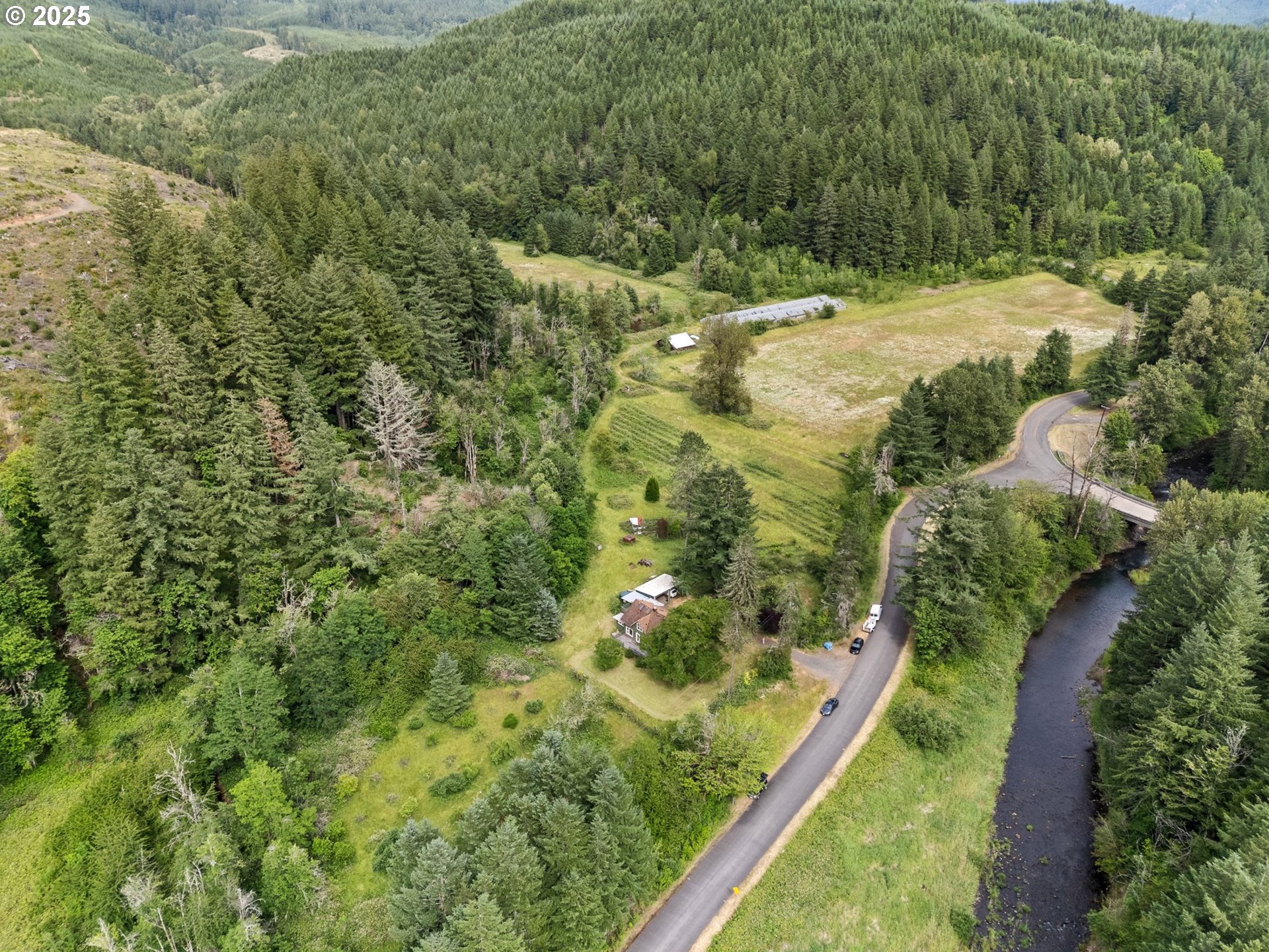83015 Peninsula Road Fall Creek, OR 97438 - Photo 26 of 40 a view of a garden