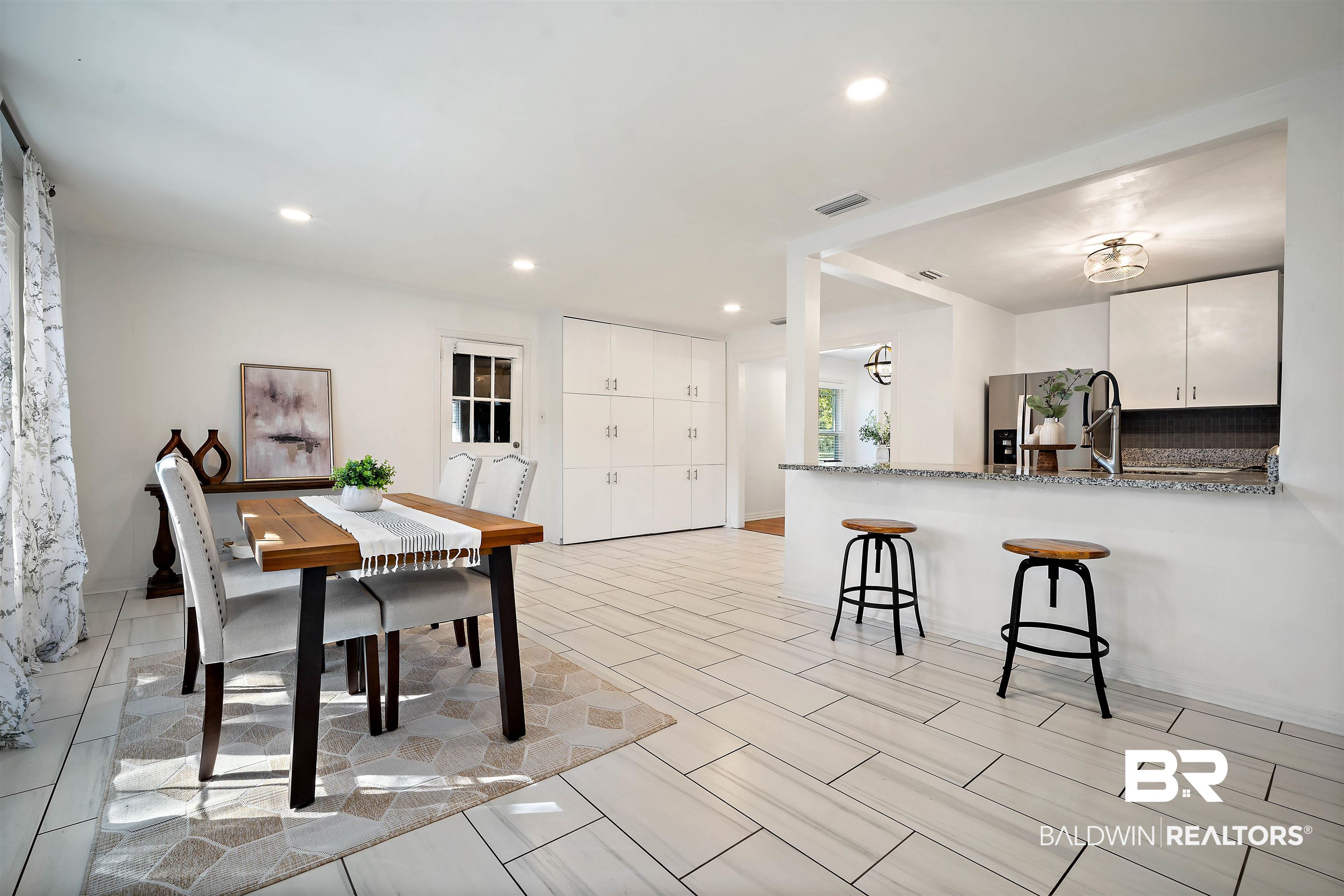2615 Walton Avenue Mobile, AL 36606 - Photo 10 of 33 Dining area with visible vents and recessed lighting