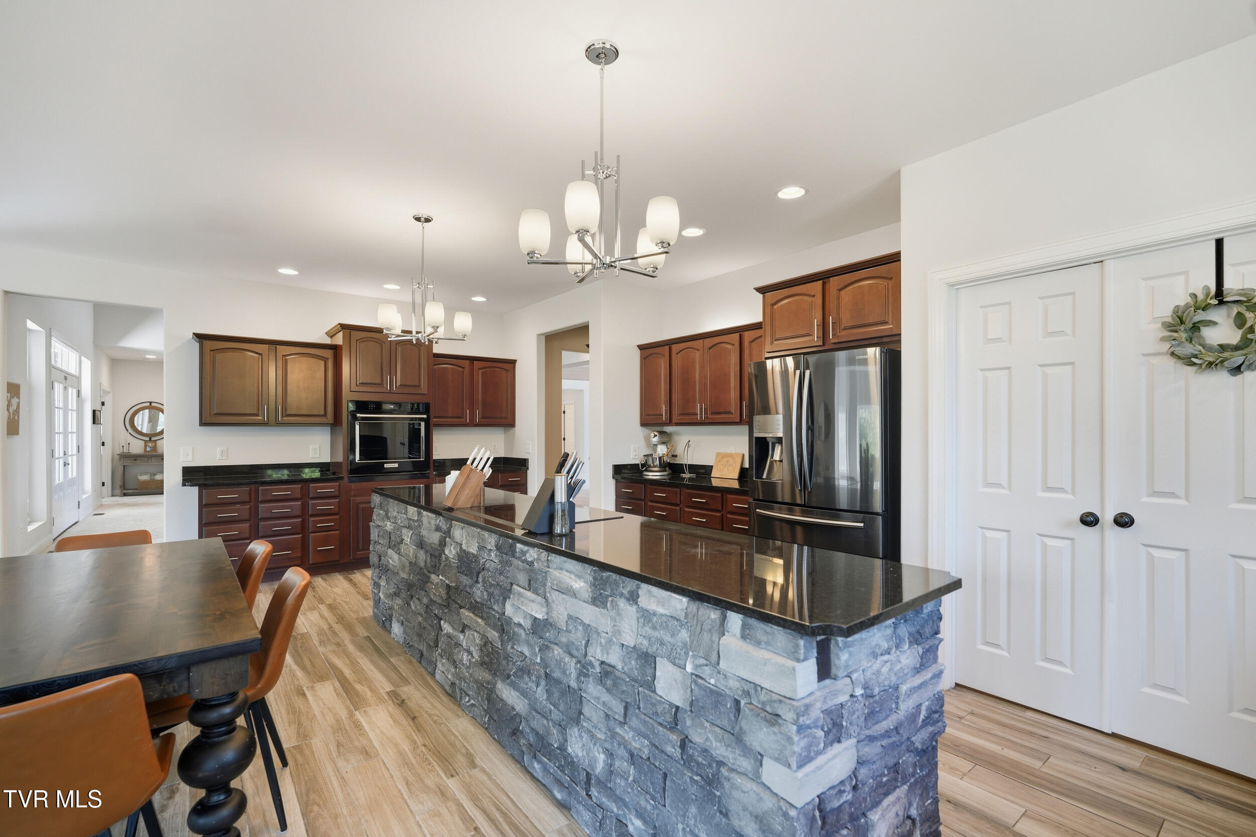 534 Buckingham Road Gray, TN 37615 - Photo 17 of 75 Kitchen