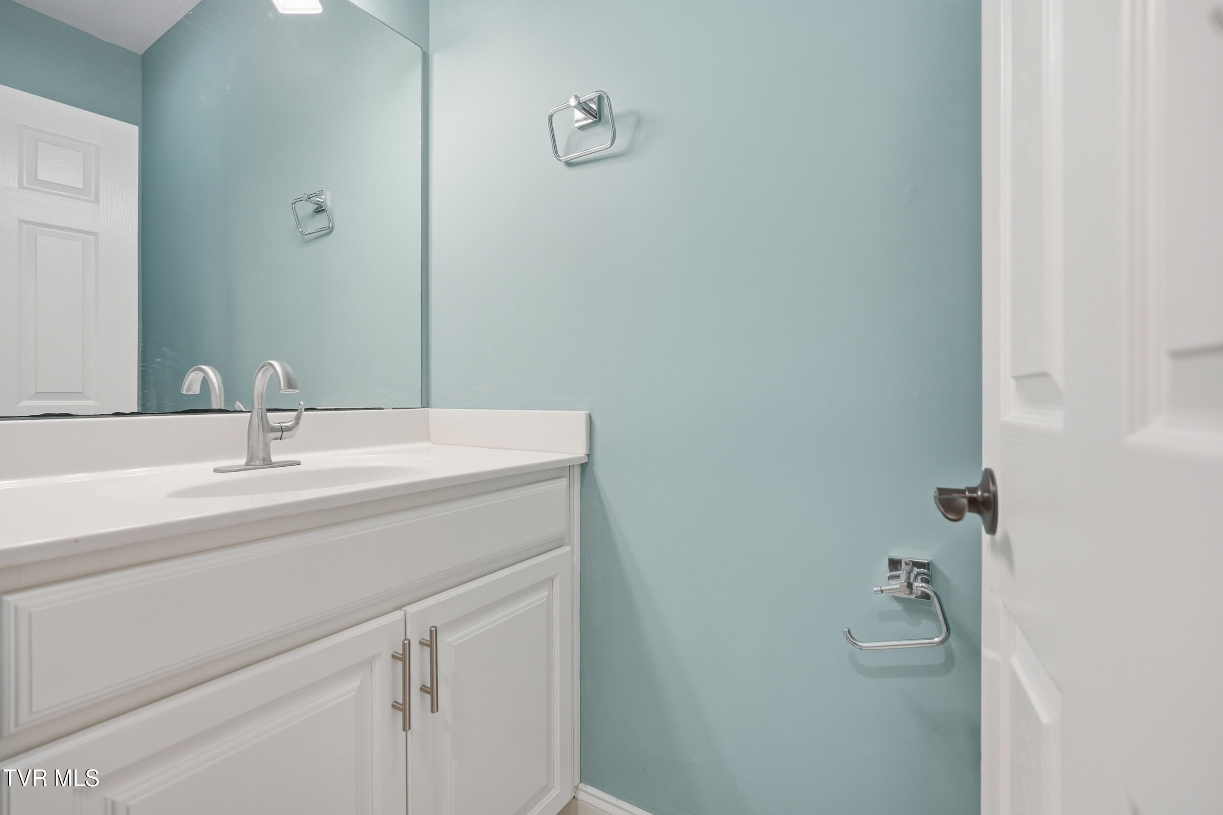 534 Buckingham Road Gray, TN 37615 - Photo 37 of 75 Powder Room