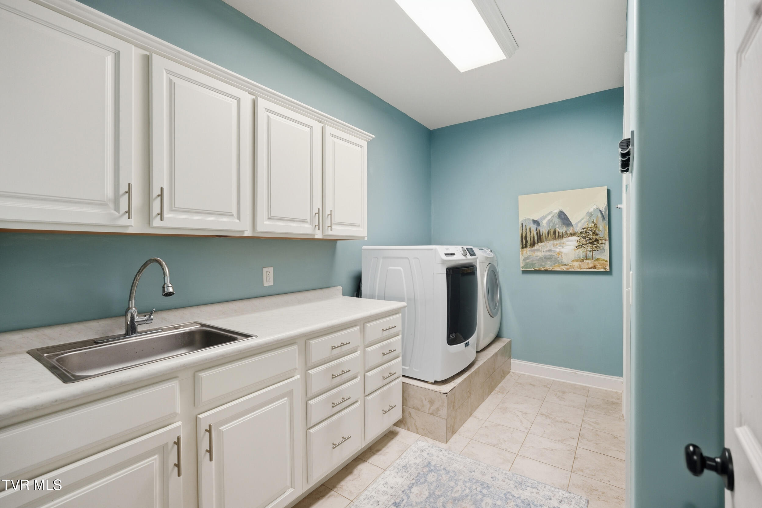 534 Buckingham Road Gray, TN 37615 - Photo 40 of 75 Main Level Laundry