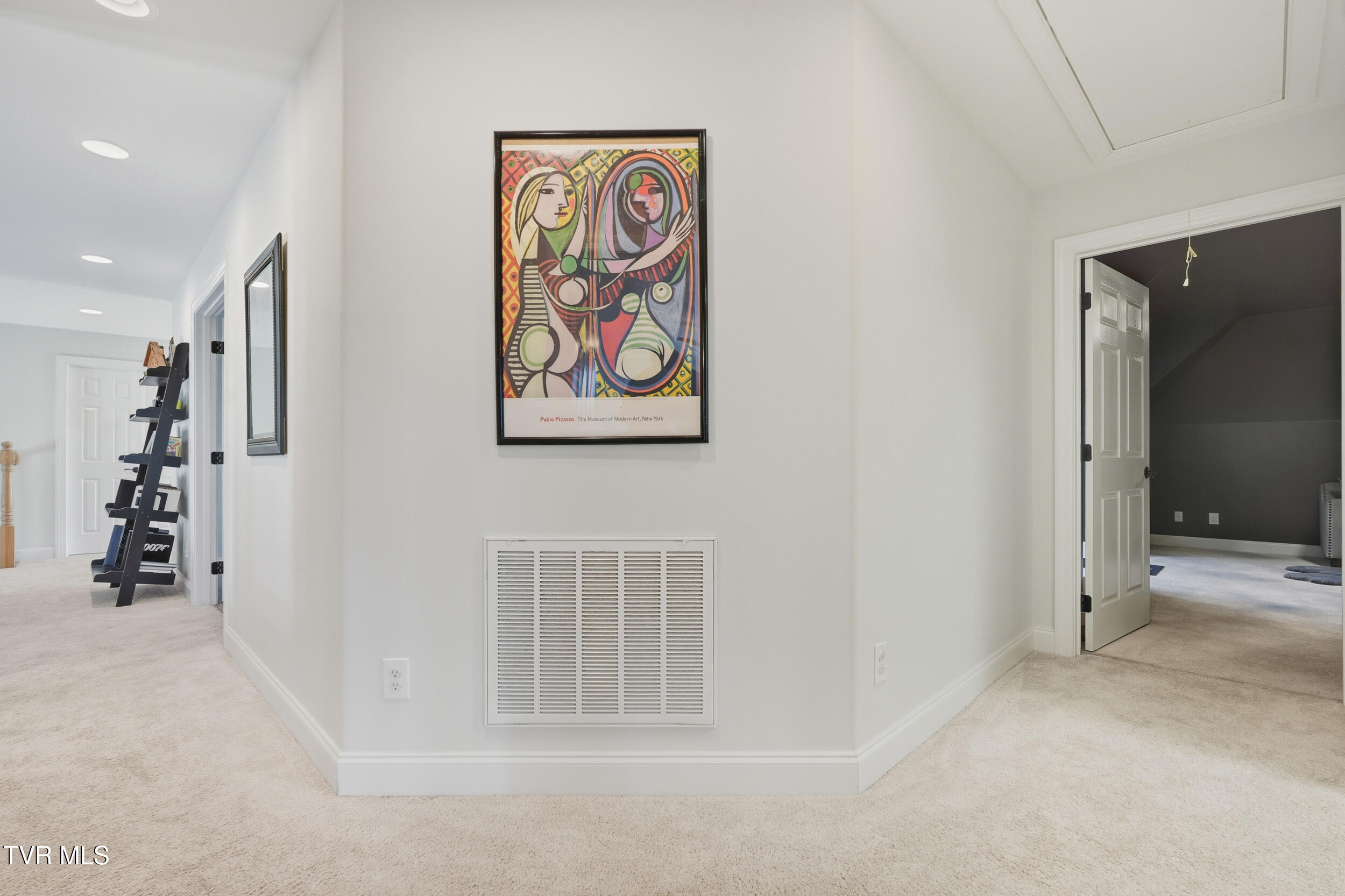 534 Buckingham Road Gray, TN 37615 - Photo 50 of 75 Upstairs Hall