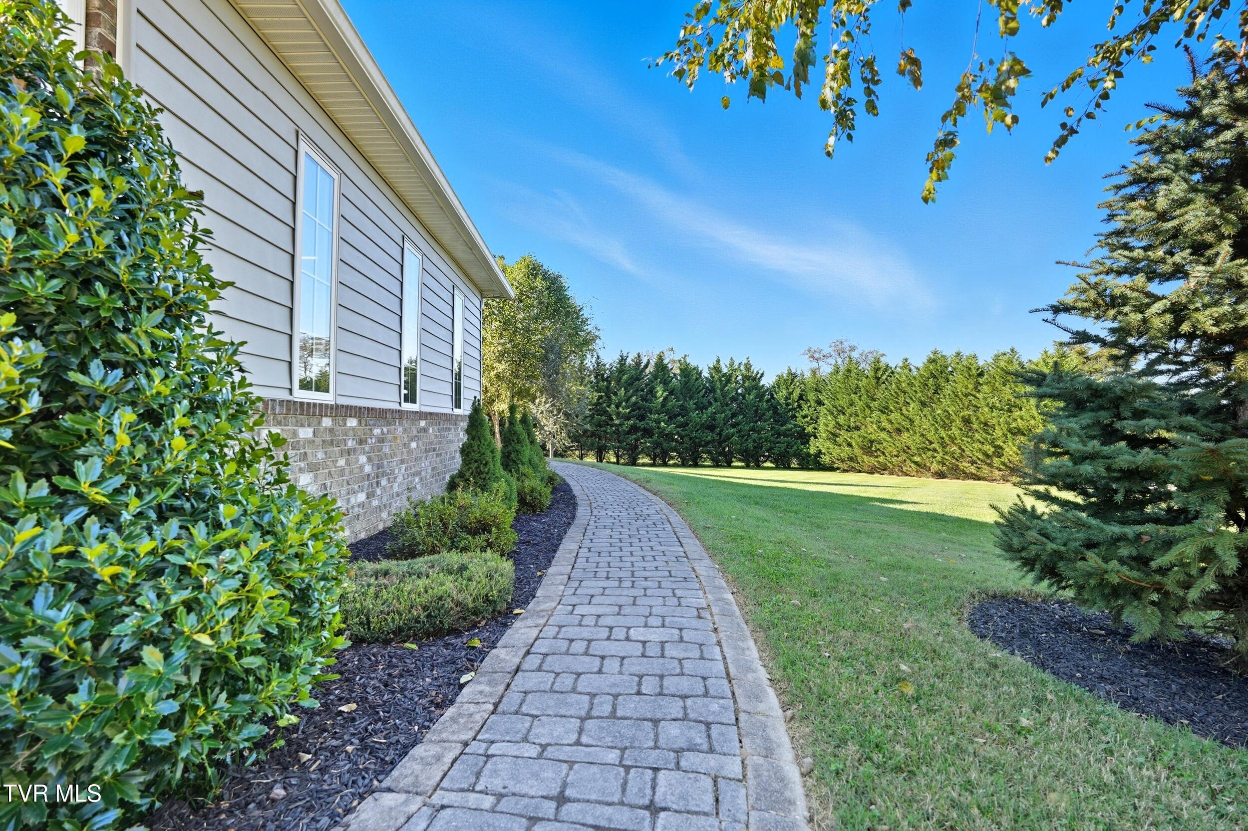 534 Buckingham Road Gray, TN 37615 - Photo 65 of 75 Front Sidewalk