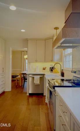 $3,100 | 1126 Manchester Drive, Cary, NC 27511