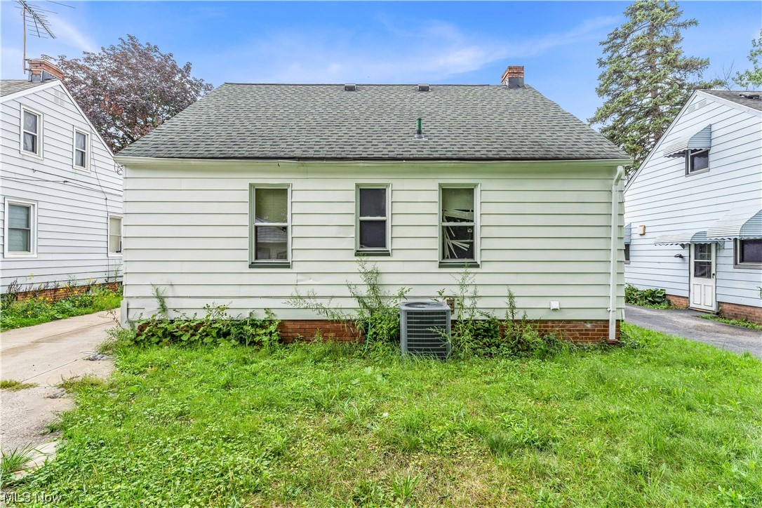 5619 Dunham Road Maple Heights, OH 44137 - Photo 3 of 19