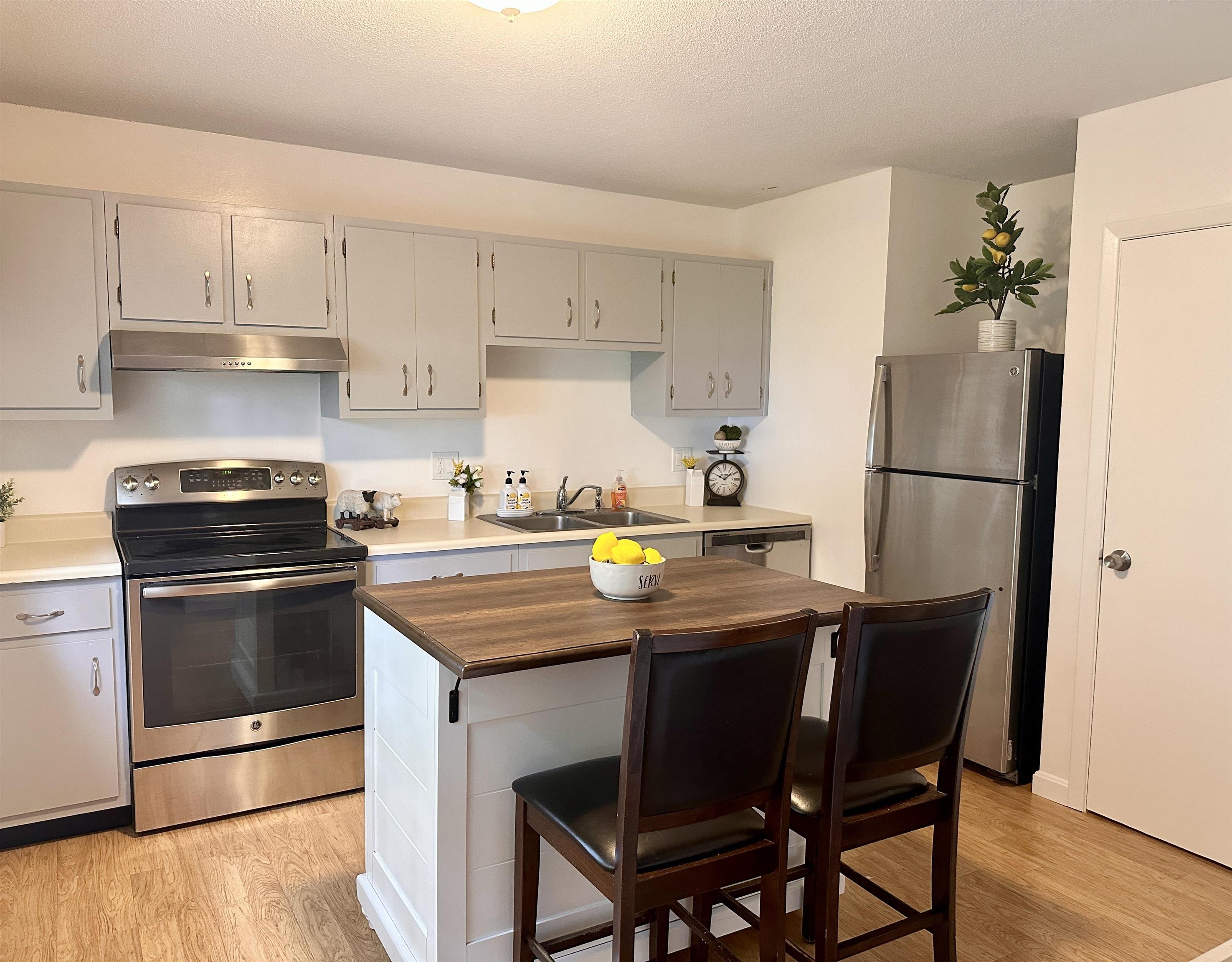 28 Union Street, Unit B Keene, NH 03431 - Photo 12 of 26 Gallery Image 12