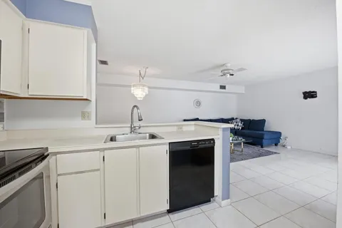 $125,000 | 14898 Wedgefield Drive, Unit 208, Delray Beach, FL 33446