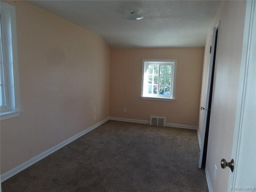 8511 Harding Center Line, MI 48015 - Photo 11 of 13