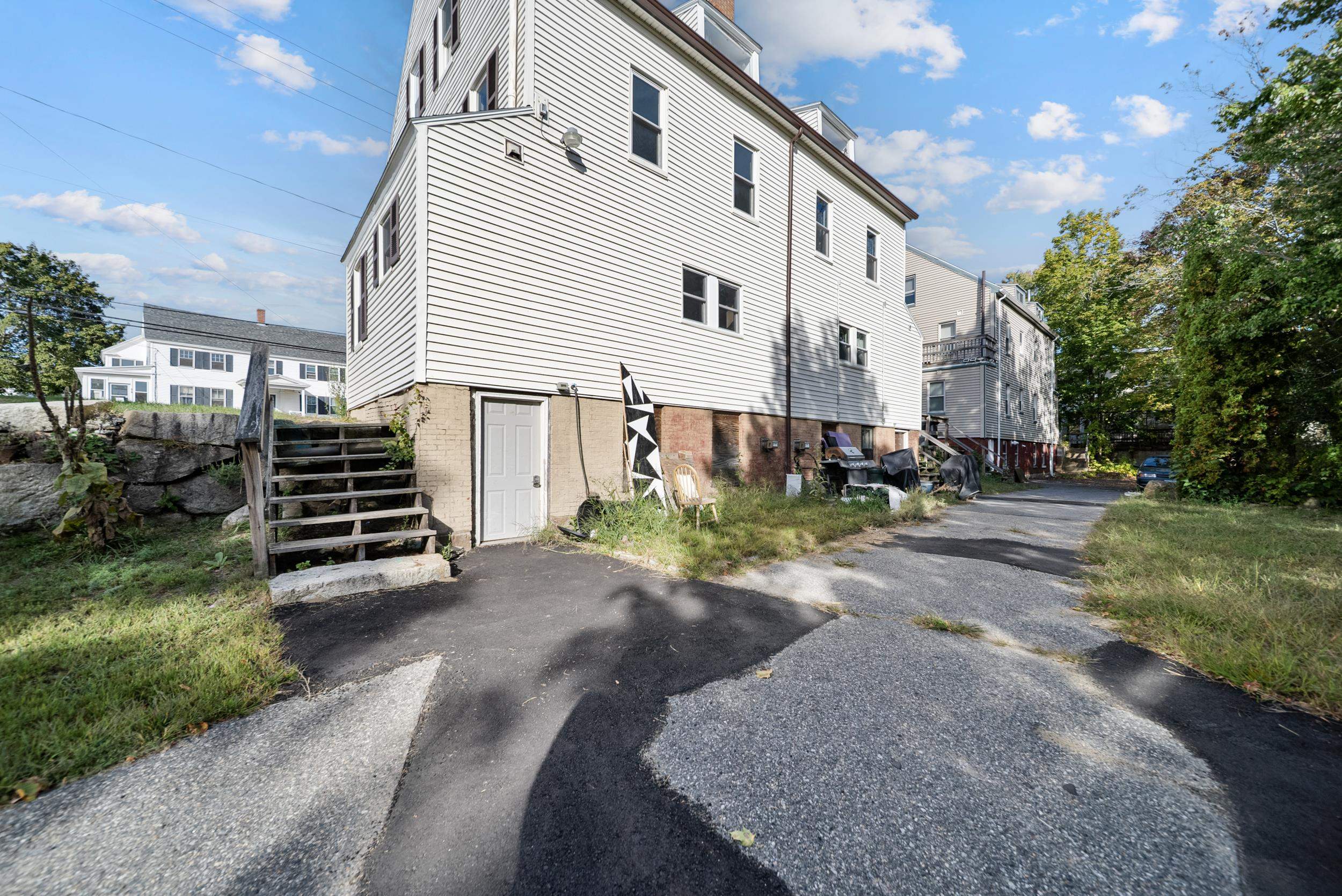 208 Main Street Somersworth, NH 03878 - Photo 3 of 31